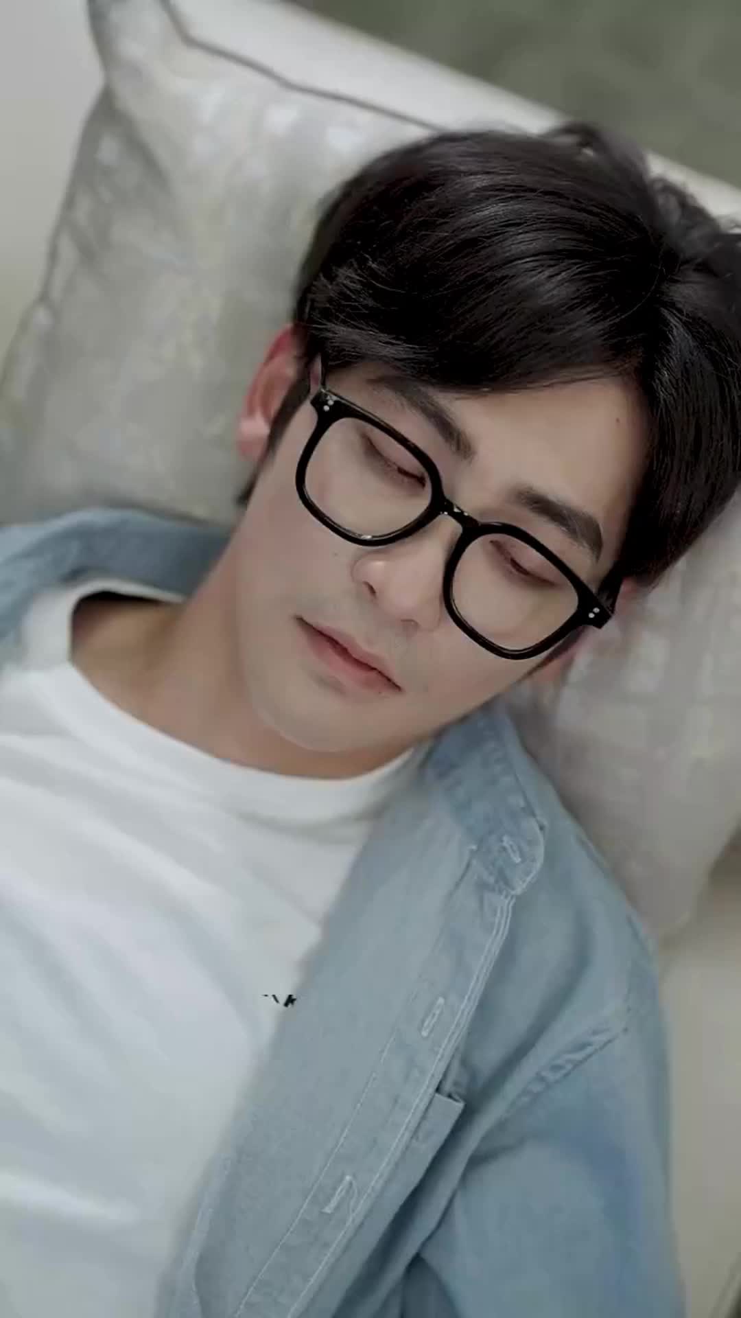 Episode 2 - The Heir Is (Not) Dead